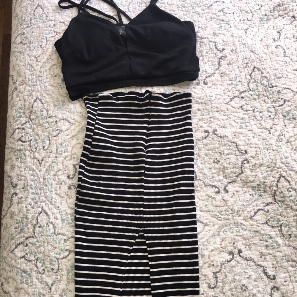 Two piece crop top && skirt